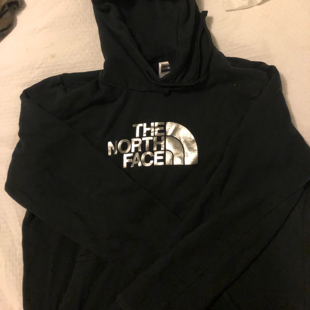 Women’s north face hoodie